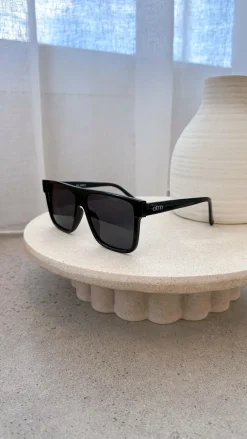 OTRA EYEWEAR Sunglasses^Amos Polarized Sunglasses - Black/Smoke