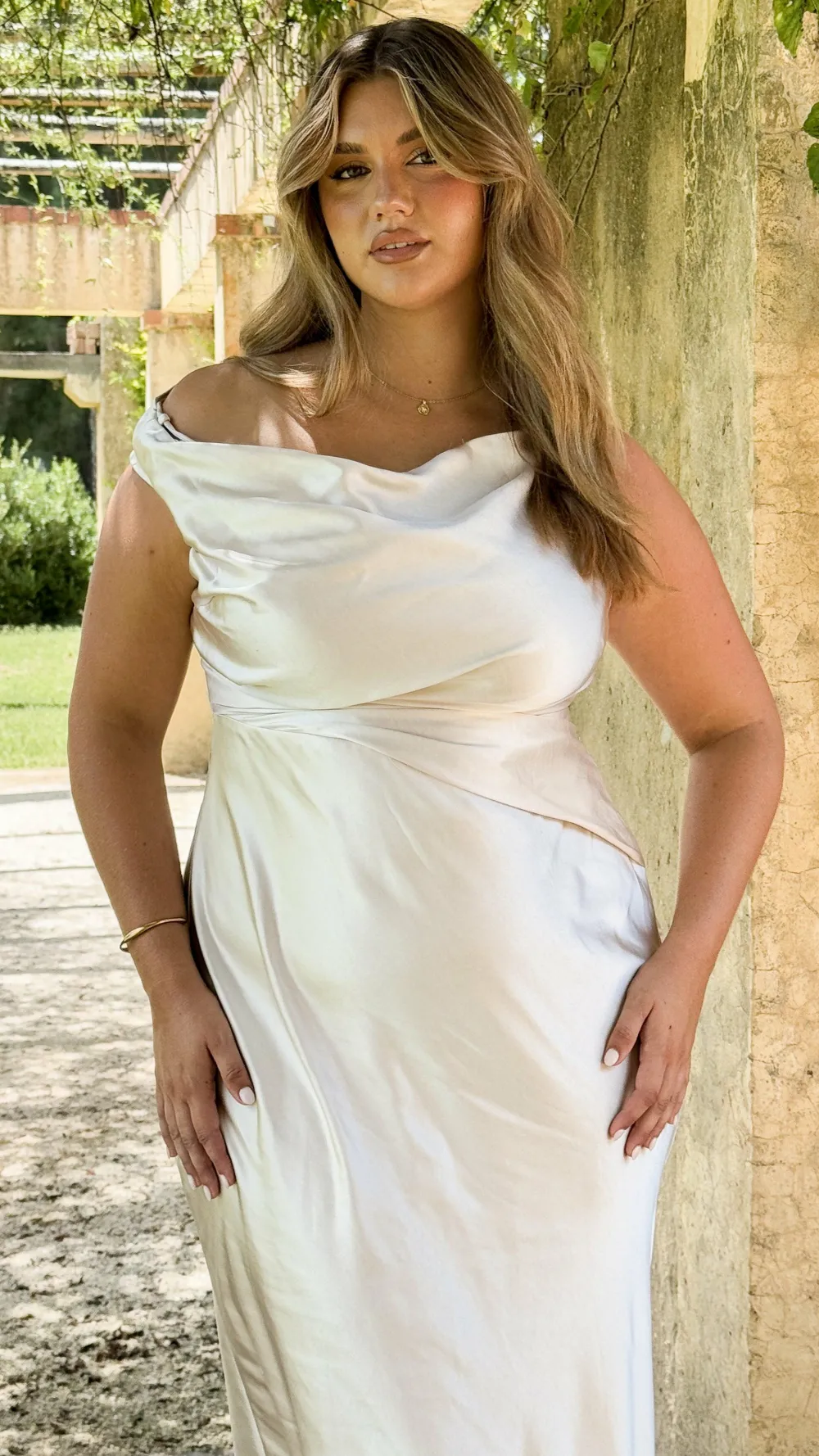 LILYWHYT Mon Cheri|Dresses^Auria Off Shoulder Maxi Dress - Champagne