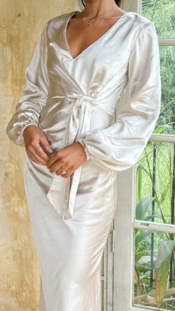 LILYWHYT Mon Cheri|Dresses^Ivy Long Sleeve Tie Front Maxi Dress - Champagne