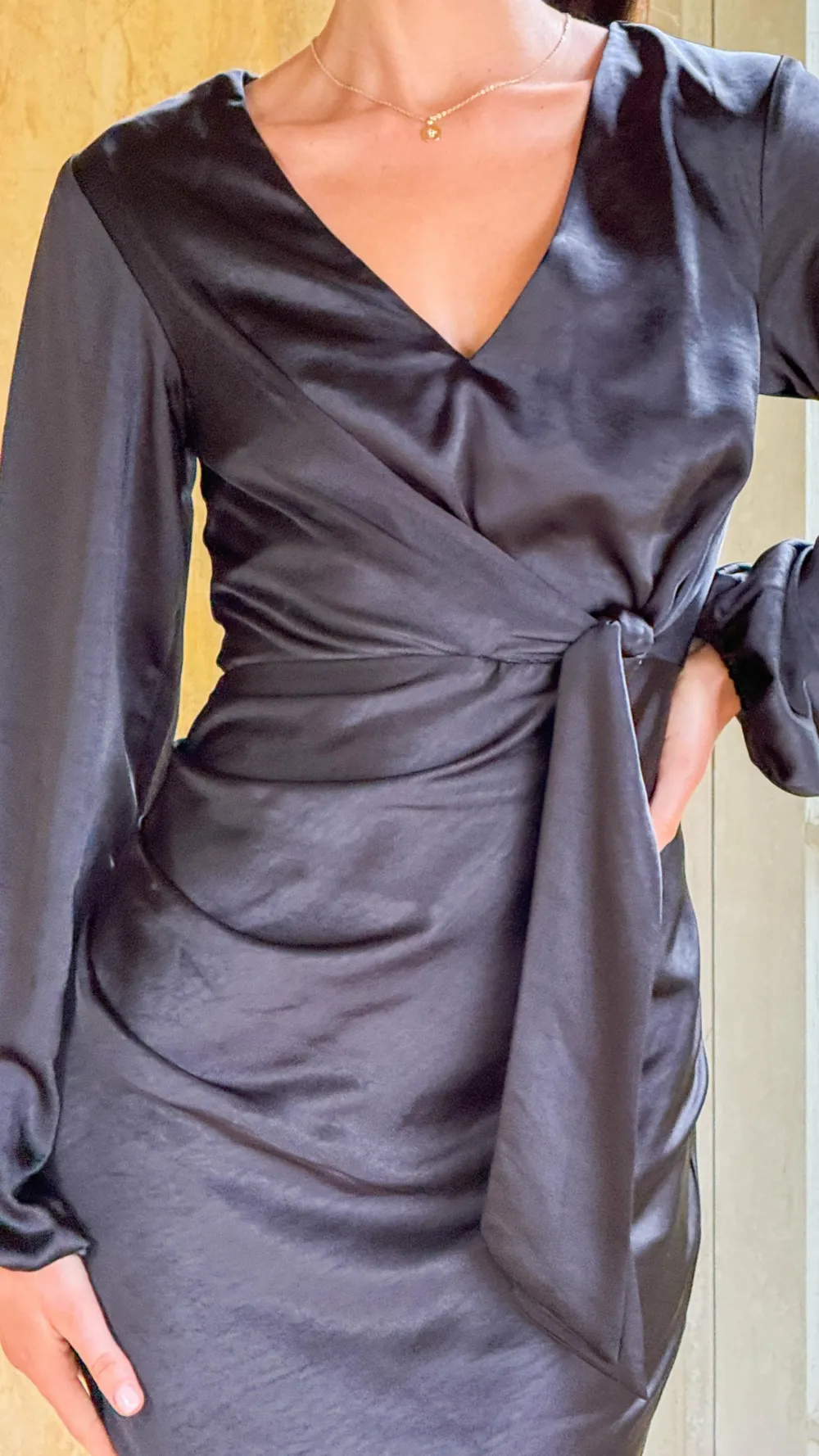 LILYWHYT Mon Cheri|Dresses^Ivy Long Sleeve Tie Front Maxi Dress - Black