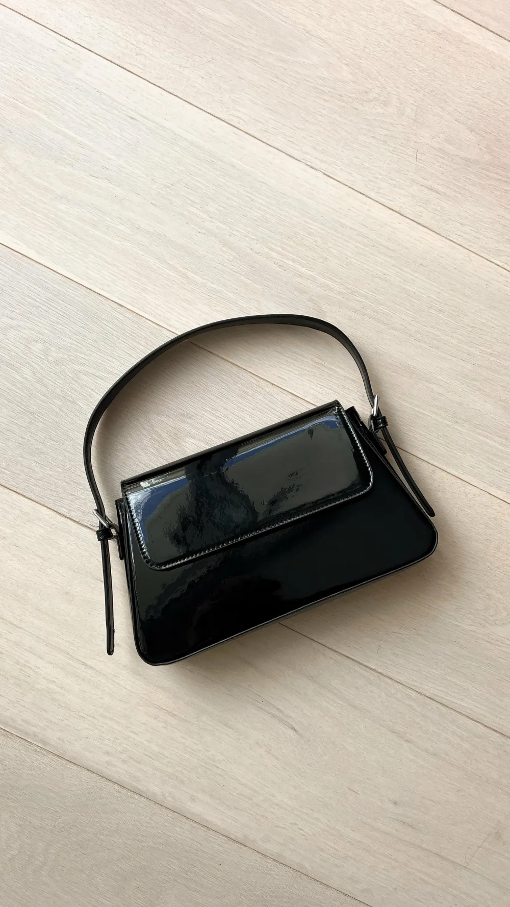 Adorne Bags|Event Ready Dresses^Maisie High Shine Handbag - Black