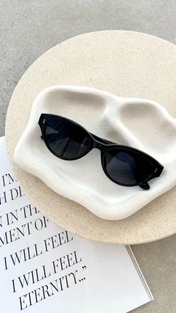 Angel Whisper Sunglasses|The Denim Edit^Quincia Sunglasses - Black