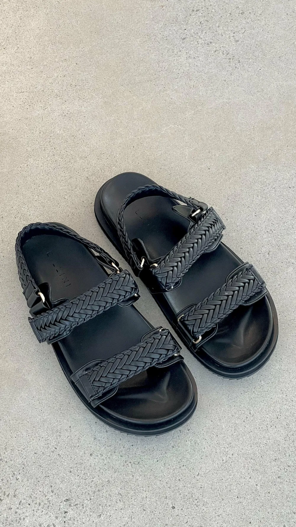 Billini Billini^Taishi Slide - Black