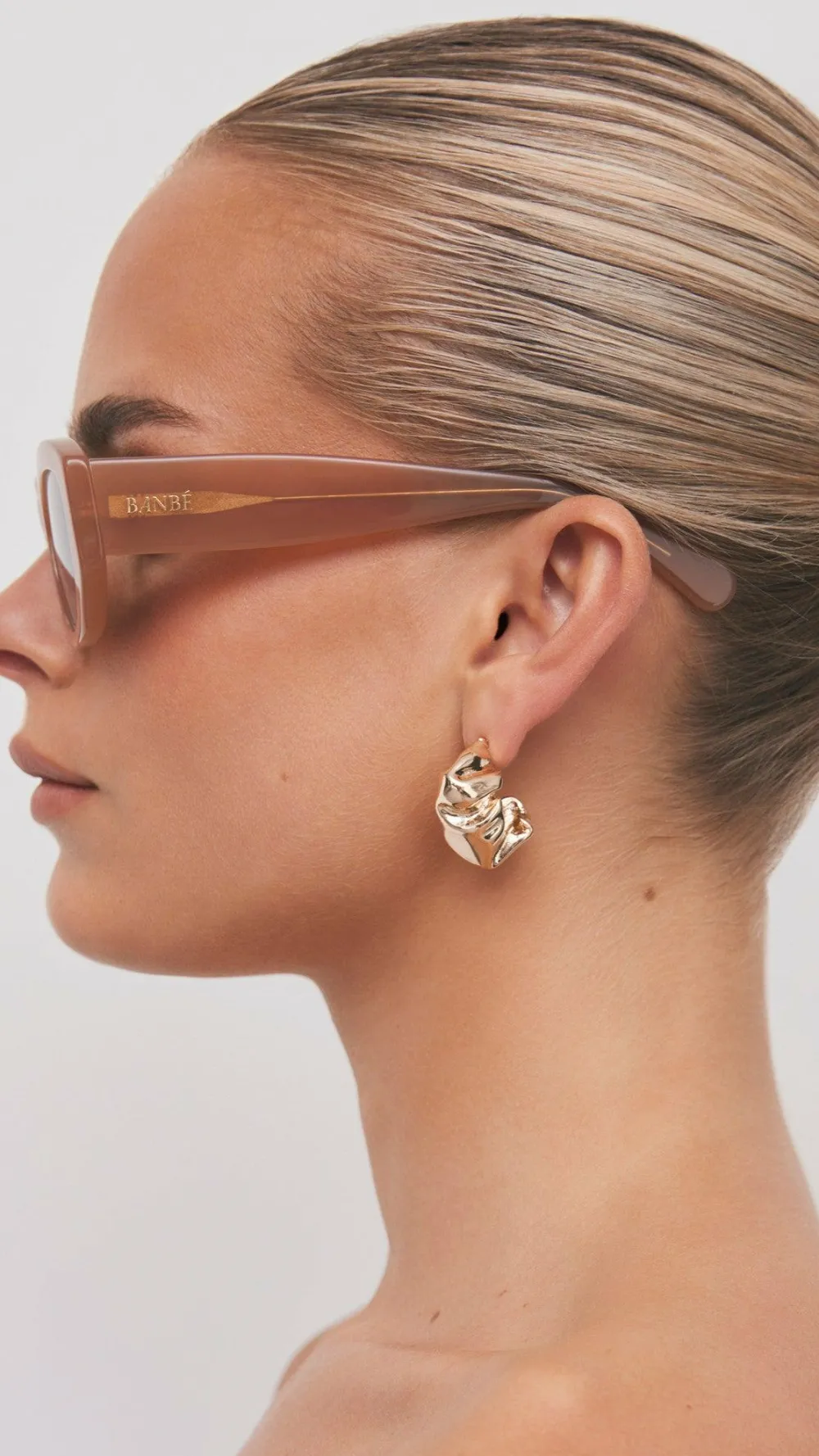 Banbe Sunglasses^The Diaz Sunglasses - Nude / Ink