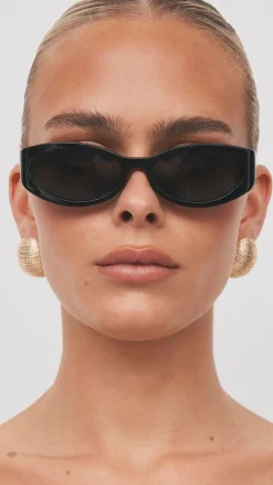 Banbe Sunglasses^The Kasia Sunglasses - Black / Black
