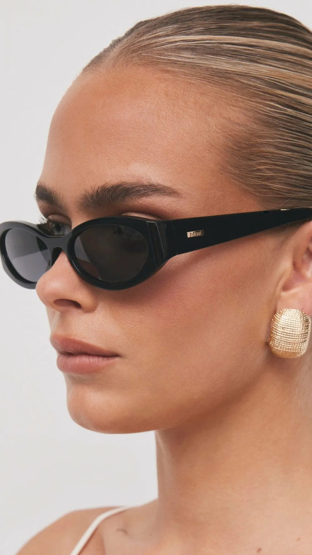 Banbe Sunglasses^The Kasia Sunglasses - Black / Black