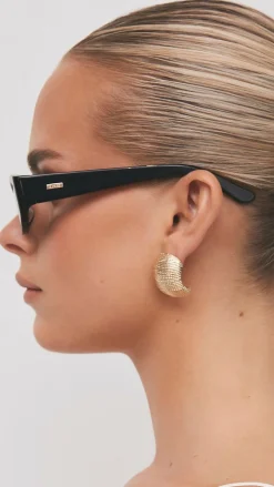 Banbe Sunglasses^The Kasia Sunglasses - Black / Black