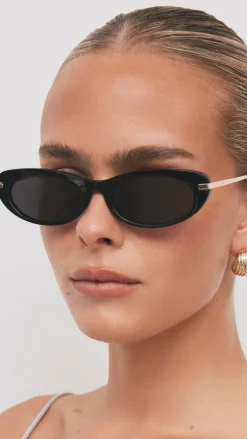 Banbe Sunglasses^The Rae Sunglasses - Black / Black