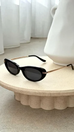 Banbe Sunglasses^The Rae Sunglasses - Black / Black