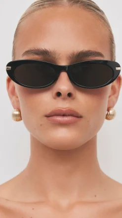 Banbe Sunglasses^The Rae Sunglasses - Black / Black