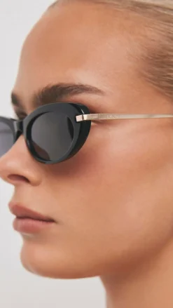 Banbe Sunglasses^The Rae Sunglasses - Black / Black