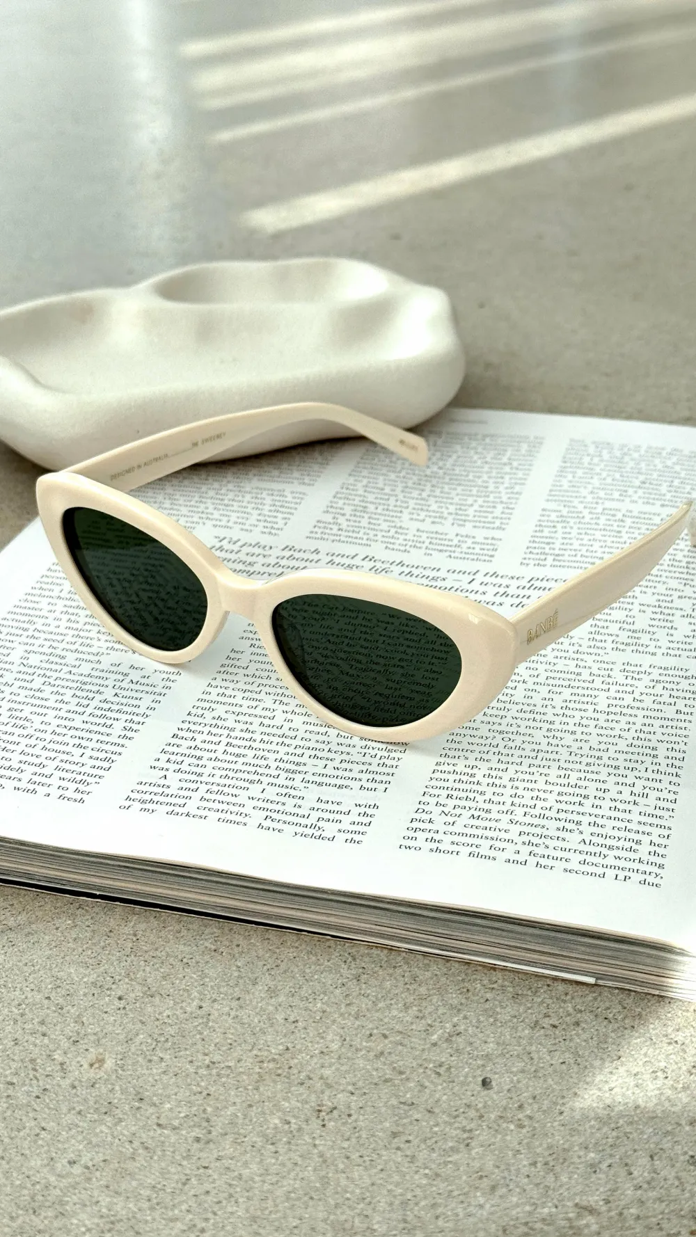 Banbe Sunglasses^The Sweeney Sunglasses - Ivory / Green